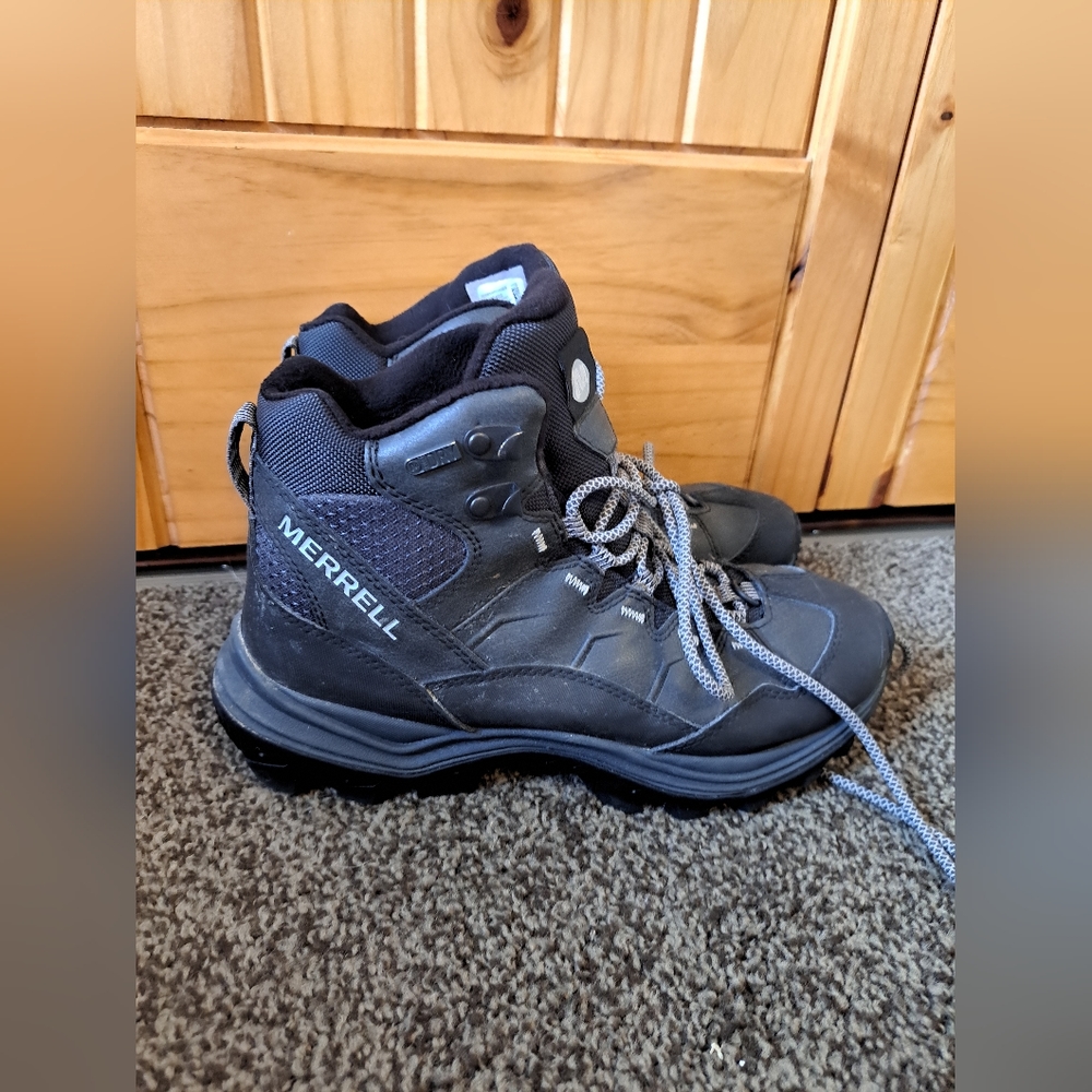 Merrell Winter Hiking Boots Waterproof! 7.5